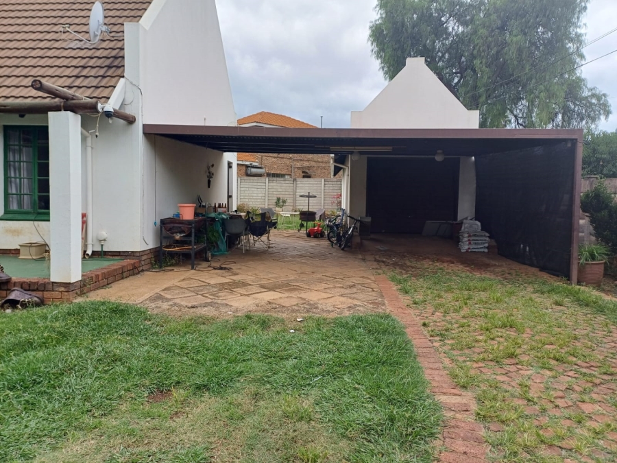 3 Bedroom Property for Sale in Ifafi North West